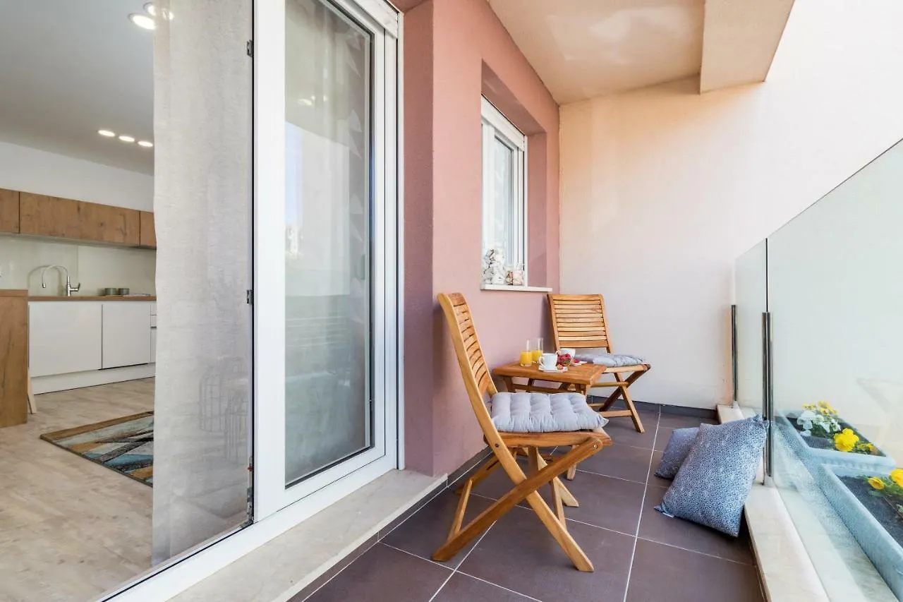 Monte Paradiso Deluxe Apartment Pula Croatia